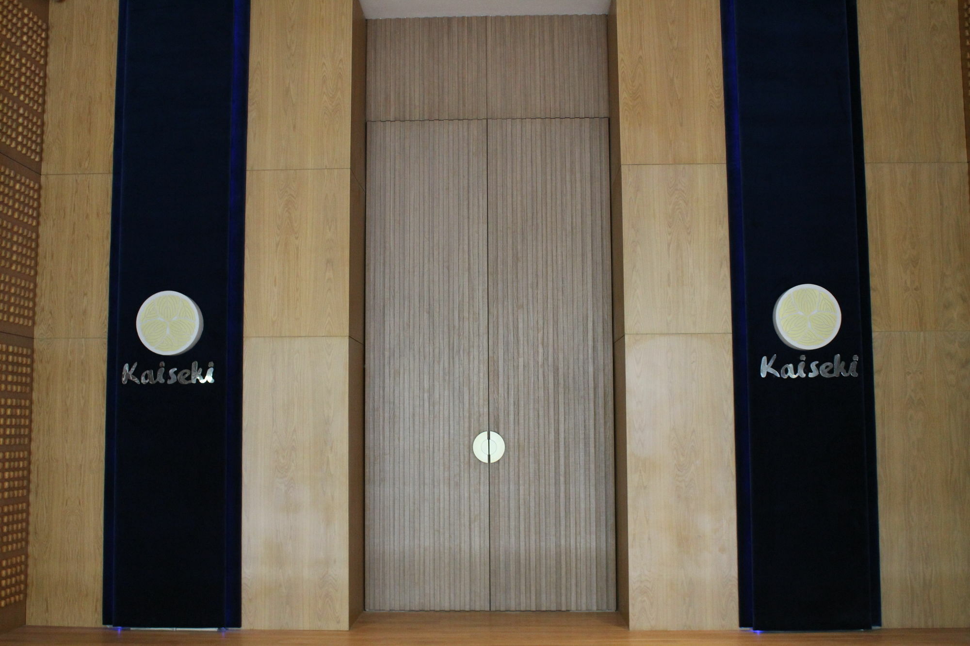 Vasa Hotel Surabaya Exteriör bild